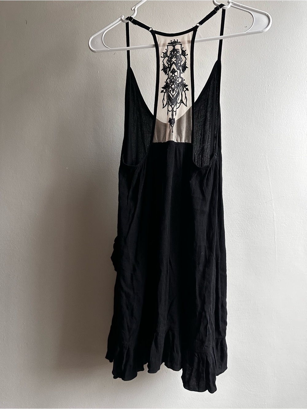 Source Unknown Black V-Neck Mini Dress with Ruffle Hem - Picture 9 of 14